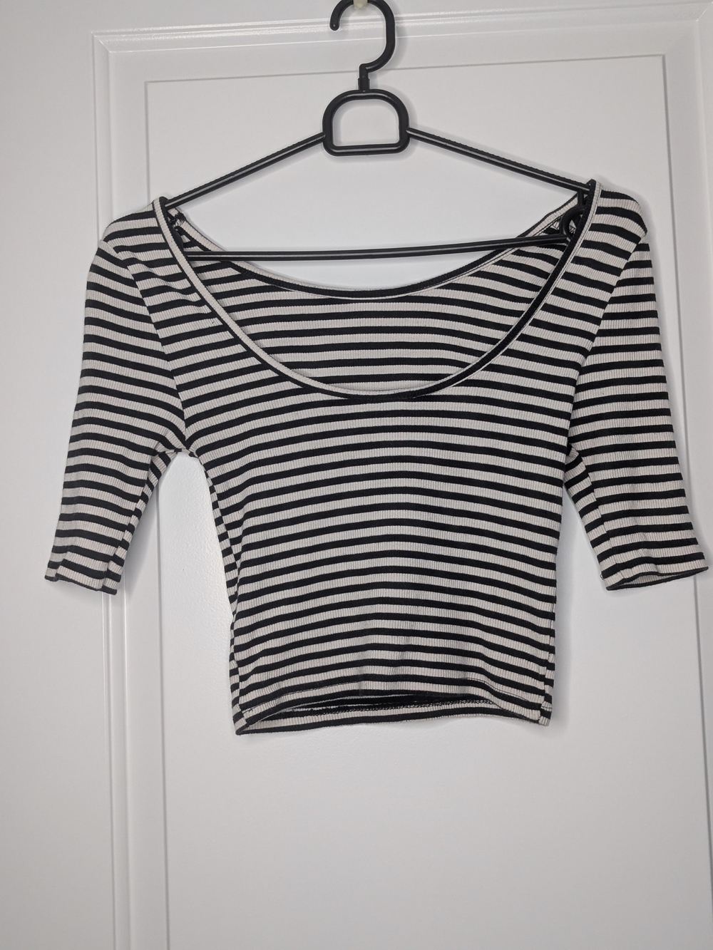 Black & White Striped Scoop Neck Crop Top